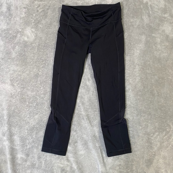 lululemon athletica Pants - Lululemon Women’s Black Cropped Leggings Size 4